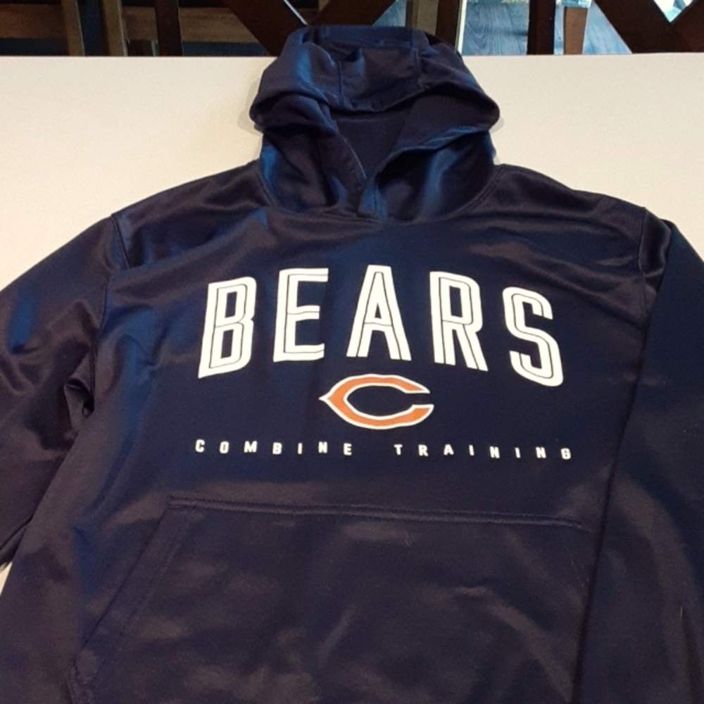 Men's Size Large hoodie. Chicago bears